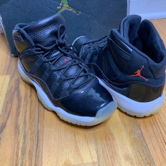 Sneakers - Picture 4 of 4